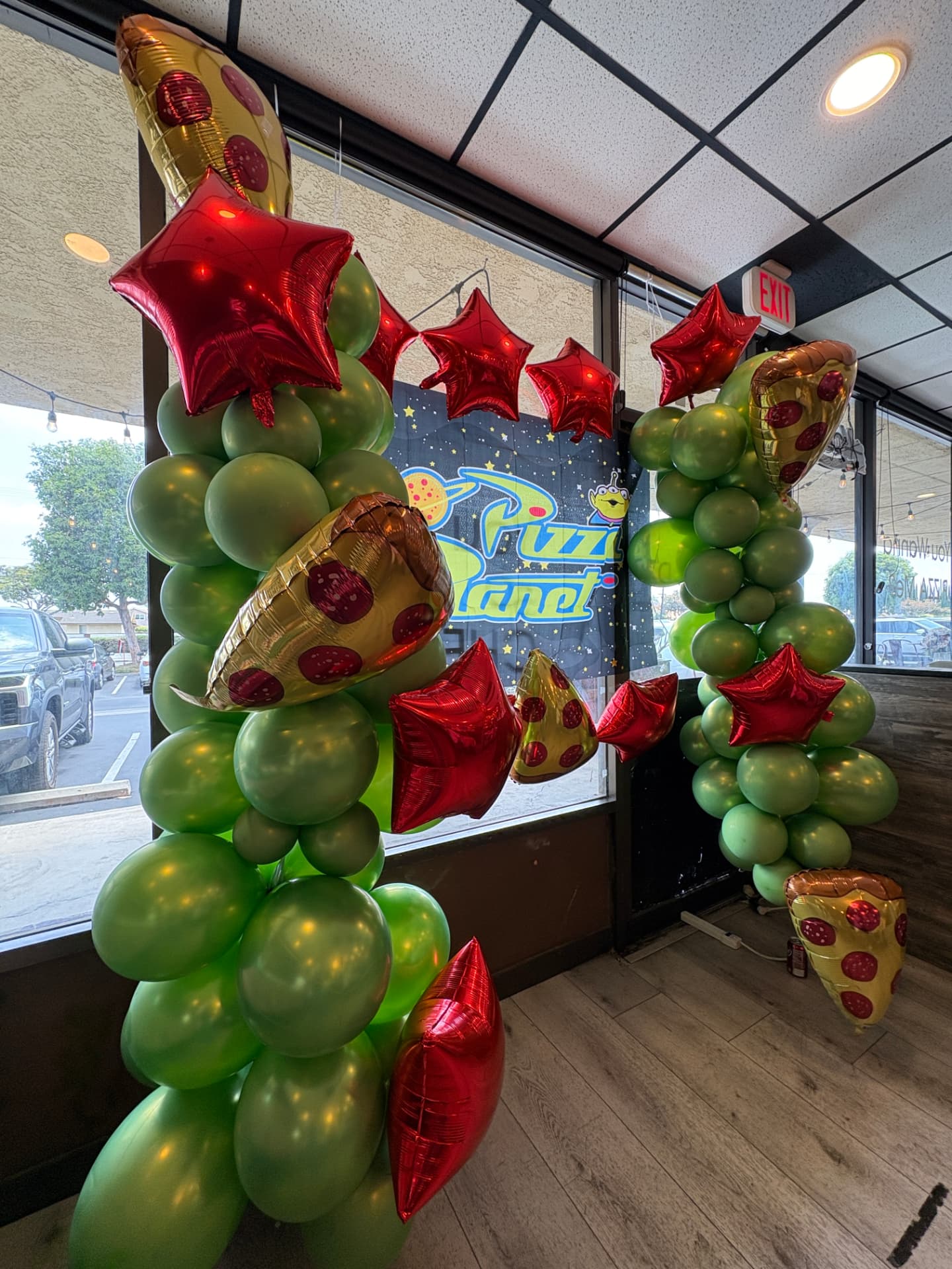 Pizza Planet themed balloon party decorations